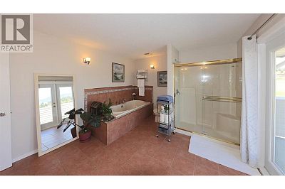 2335 Scenic Road Kelowna Photo 12
