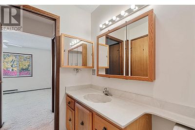 983 Bernard Avenue Unit# 201 Kelowna Photo 15